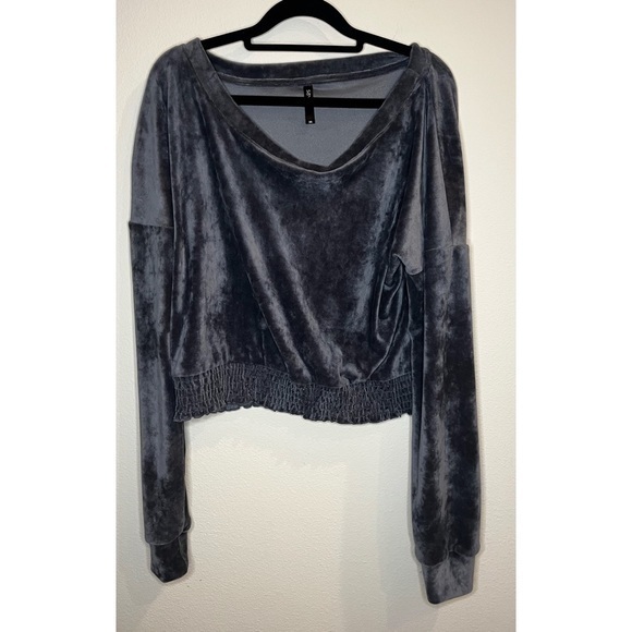 SAVVI Velvet‎ Velour 2 Piece Set Crewneck and Wide Leg Pants Size Medium - Picture 1 of 5